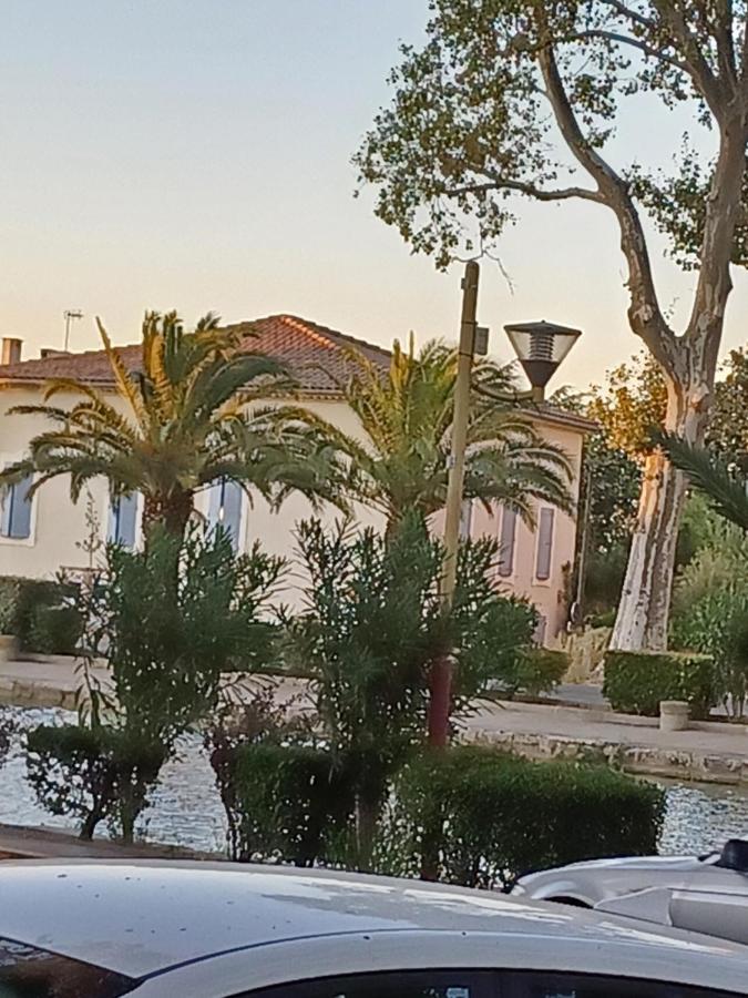 Le Clos D'Amandine Apartment Salleles-d'Aude Luaran gambar